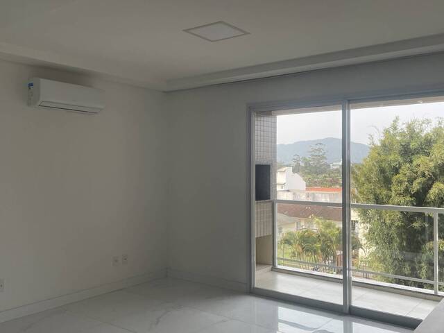 #502 - Apartamento para Locação em Florianópolis - SC